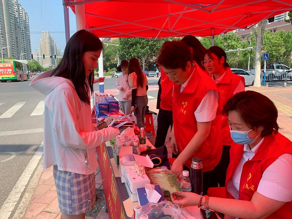 助力學子圓夢，踐行國企擔當  安徽鹽業(yè)地產集團組織愛心助考公益活動